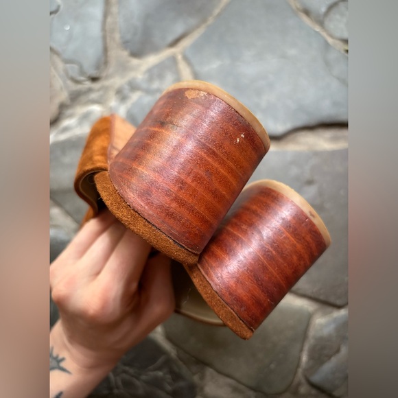 Nisolo - All Day Heeled Suede Mule - Picture 7 of 13